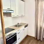 Boutique Mit Balkon דירה לאוטראך