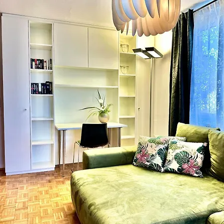 Boutique Mit Balkon Apartment *